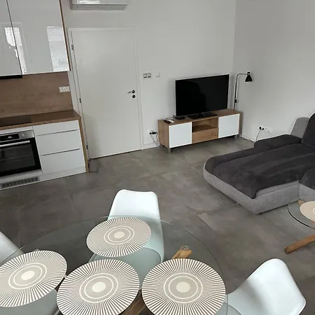 2-izbovy Valmar V Centre Piestan Апартаменты *